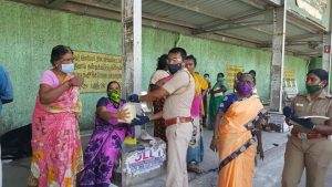 காவல் ஆய்வாளர் கலையரசன் கண்காணிப்பின் கீழ் யாரும் பசியோடு இருப்பதில்லை