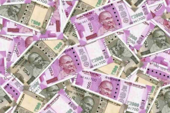 தூத்துக்குடி விடுதியில் சூதாட்டம் போலீசார் சுற்றிவளைப்பு – 4பேர் கைது, ரூ.34 ஆயிரம் பறிமுதல்!!