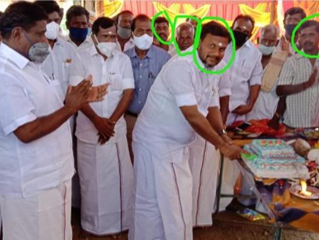 அரசு விழாவில் அமைச்சரும், மாவட்ட ஆட்சியரும் சமூக இடைவெளியை பின் பற்றாமல் அலட்சியம்...மாஸ்க் அணியாமல் பங்கேற்ற நிர்வாகிகள்