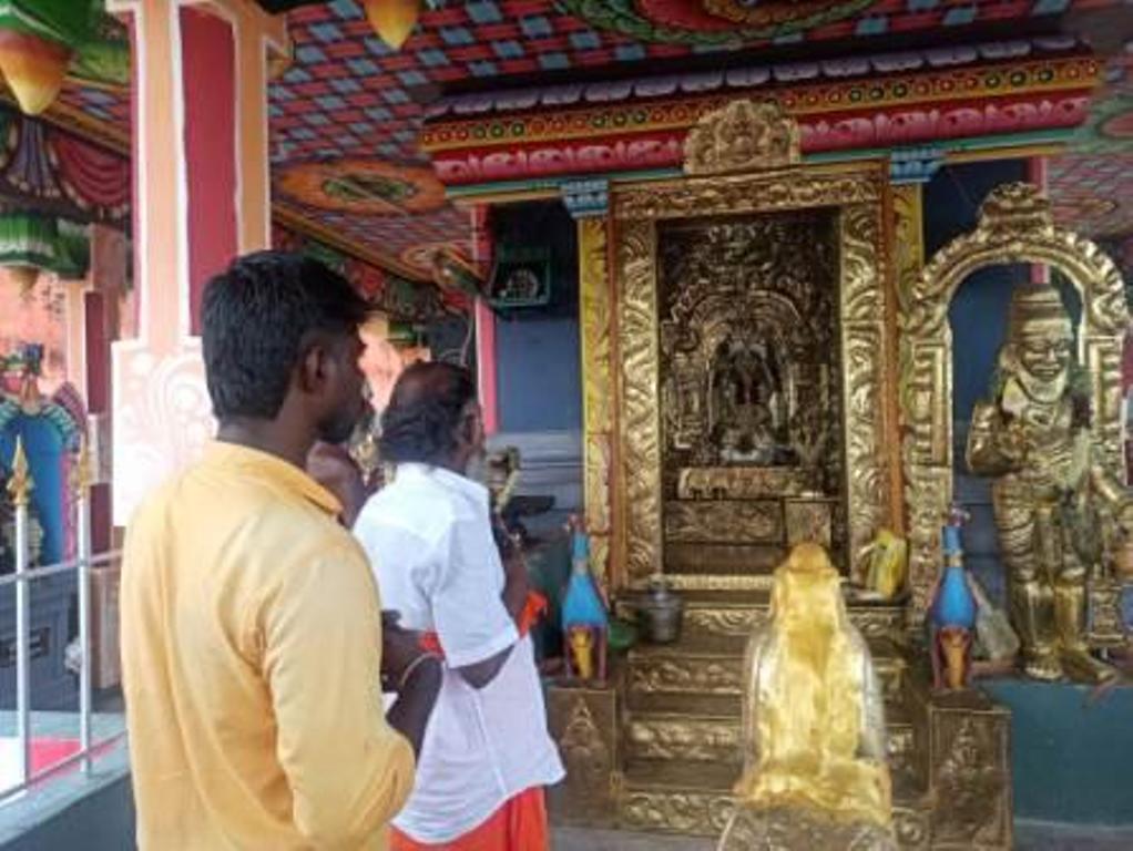 மானாமதுரை அருகே 800 ஆண்டு பழைமை வாய்ந்த தெப்பக்குளத்தை மீட்டெடுத்த மாவட்ட ஆட்சியர்