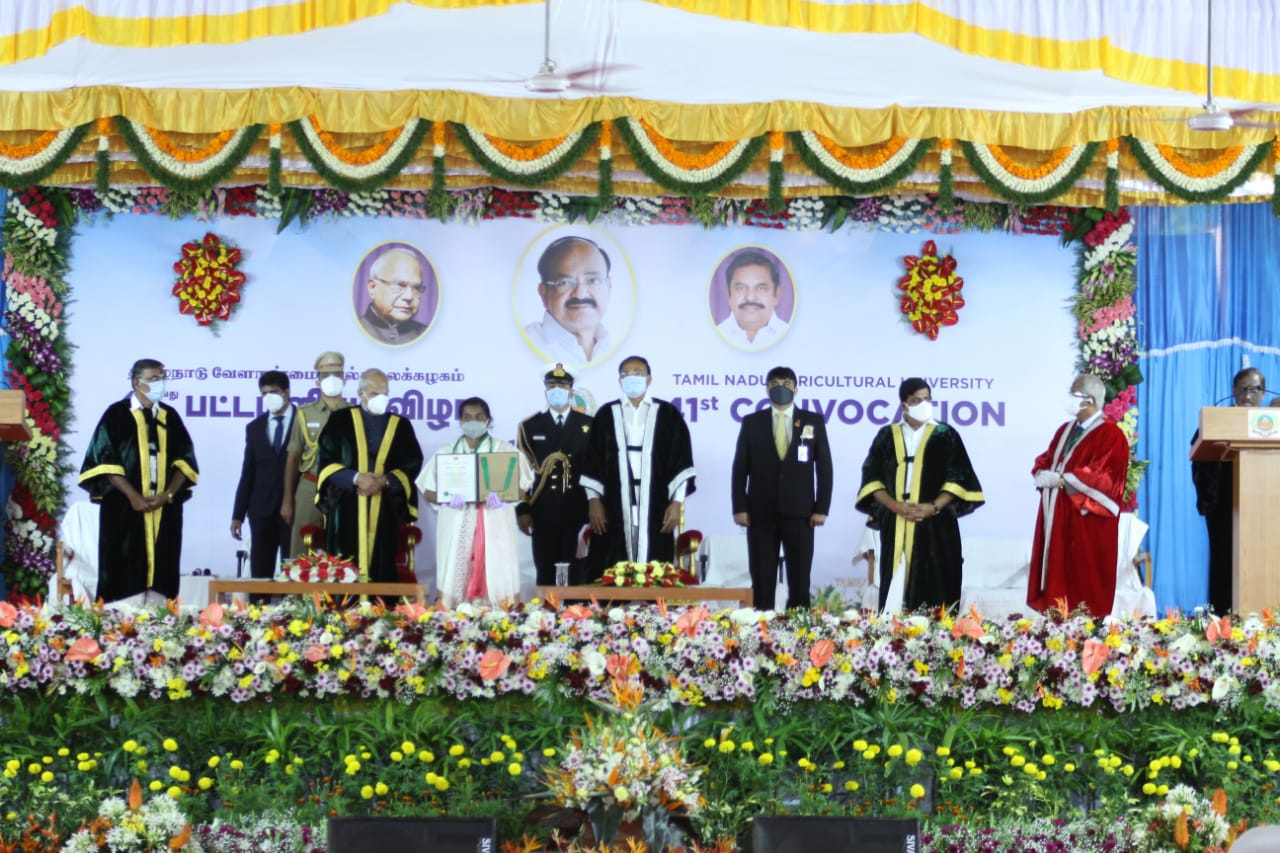 வத்த குழம்பு, மோர் குழம்பு உள்ளிட்ட பாரம்பரிய உணவு வகைகள் மட்டுமே நமக்கானது.பிட்சா பர்கர் போன்றவை நம் காலநிலைக்கு ஏற்றதல்ல – வேளாண்பல்கலை பட்டமளிப்பு விழாவில் குடியரசு துணைத் தலைவர் வெங்கையா நாயுடு பேச்சு !!!