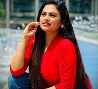 பிக் பாஸ் 9 ஒவ்வொரு போட்டியாளரையும் விமர்சித்த சீரியல் நடிகை..!