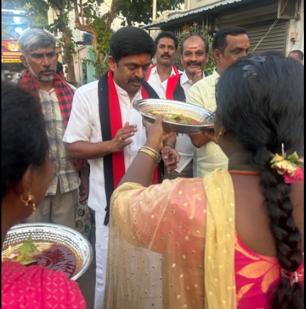 தினேஷ்குமார்