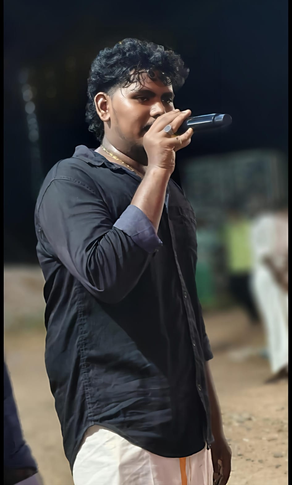 சிறந்த கும்மிப் பாடகரான முகேஷ்